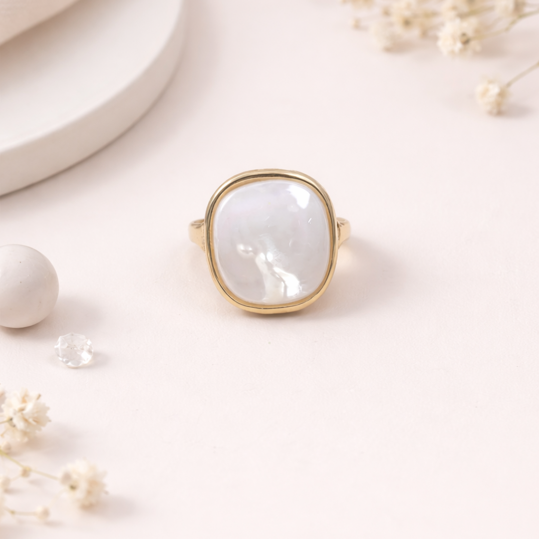 Bague Pierre Nacrée – Finition Dorée