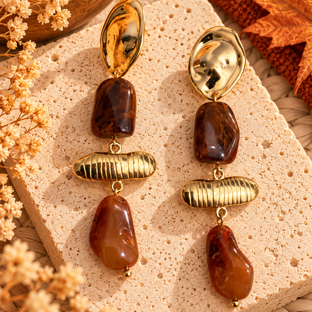 Boucles d’oreilles Ambre – Pendantes dorées et marron