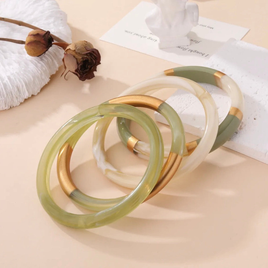 Lot de 4 bracelets en résine