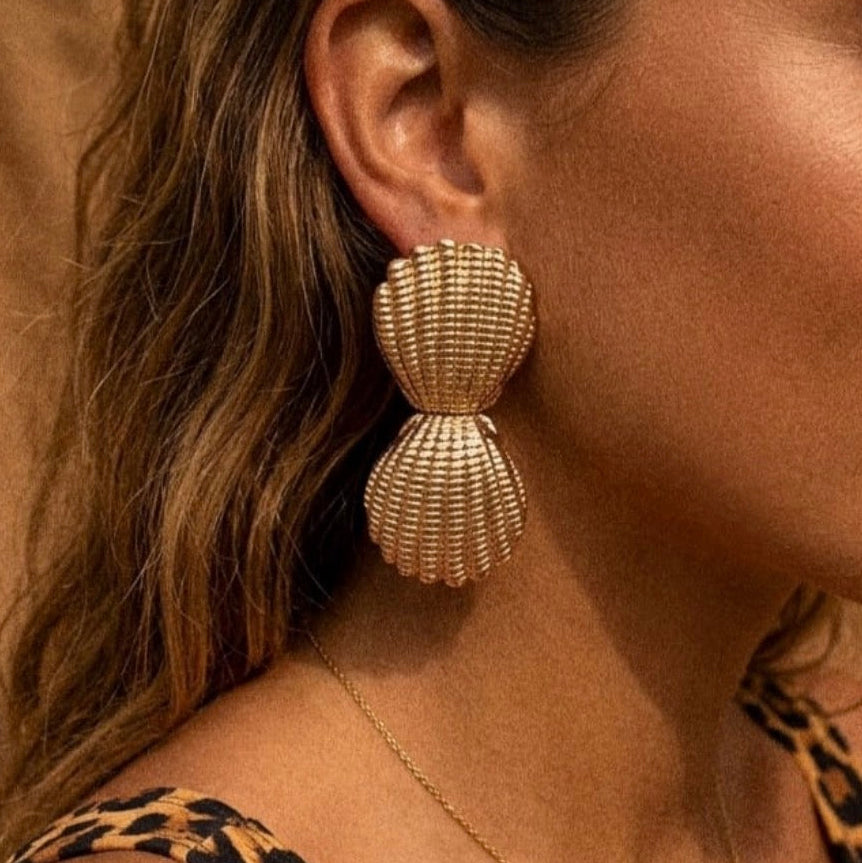 Boucles d’oreilles coquillage dorées en acier inoxydable – Style solaire & chic