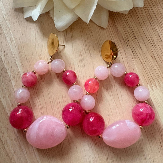 Boucles d’oreilles roses perles effet pierre doré chic tendance