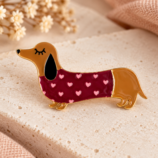 Broche teckel Amour – Chien à petits cœurs
