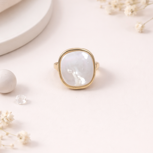 Bague Pierre Nacrée – Finition Dorée