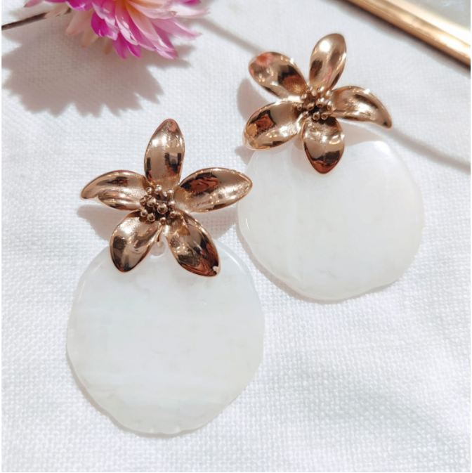 Boucles d’oreilles Fleur Nacrée