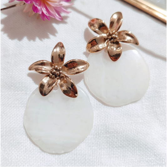 Boucles d’oreilles Fleur Nacrée